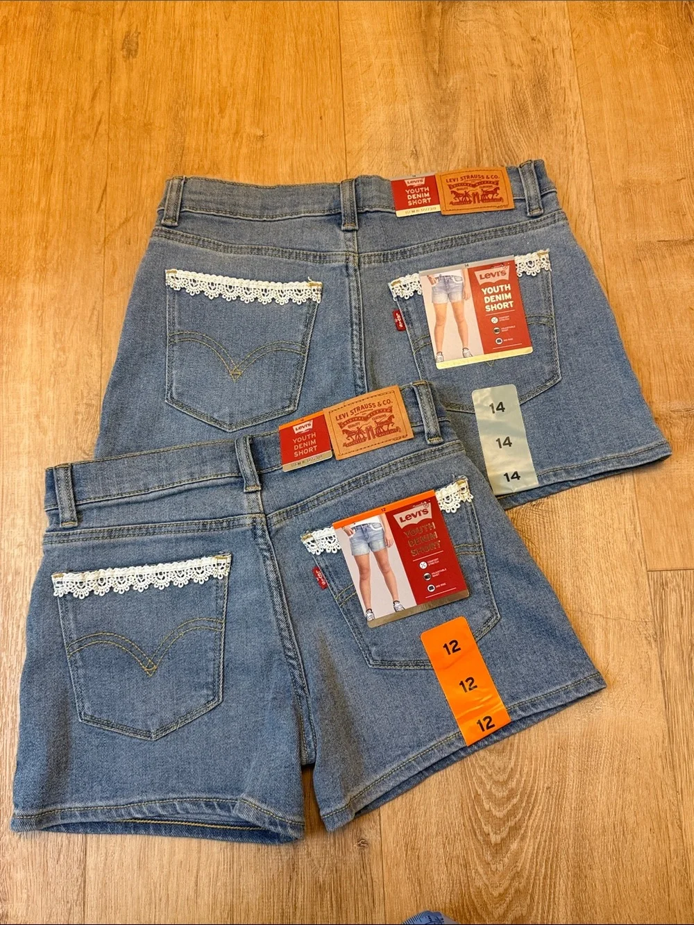 Levi’s Denim Lace-Trim Mid-Rise Shorts